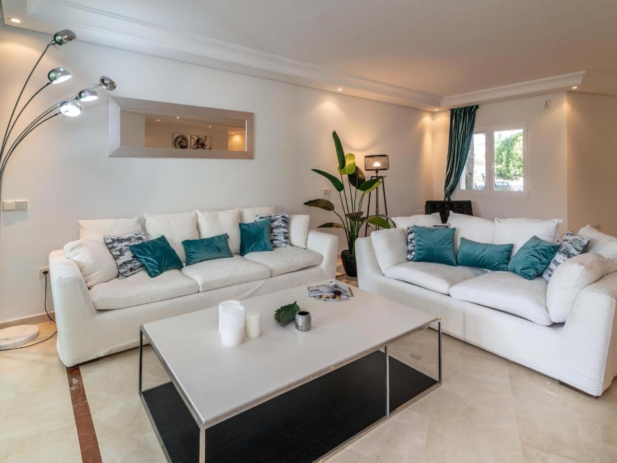 Sophisticated Flat Next To Luxurious Puerto Banús Marbella