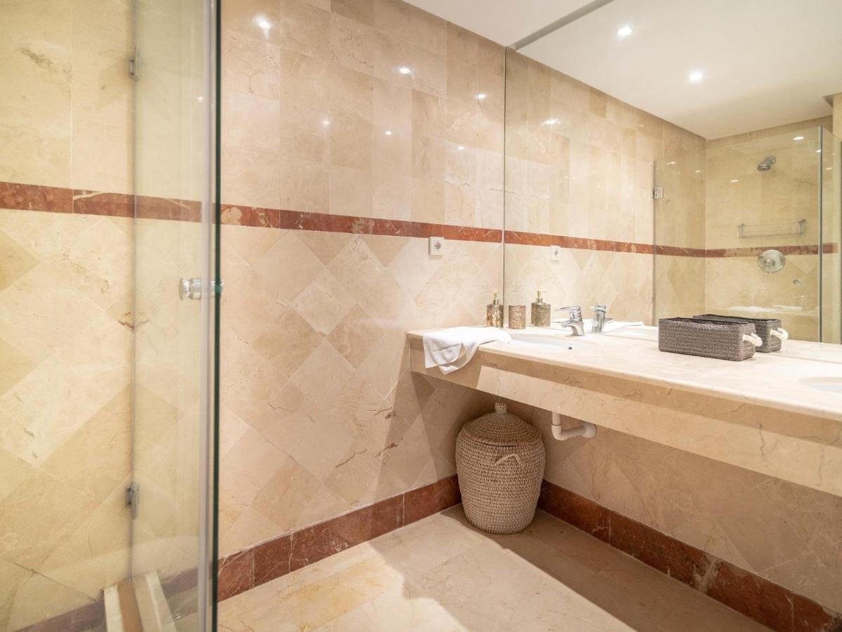 Vacation I Jardines De Ventura Del Mar, Walk To Puerto Banus Marina, A Minute From The Beach, Groundfloor, Family Friendly And Pool Apartment *