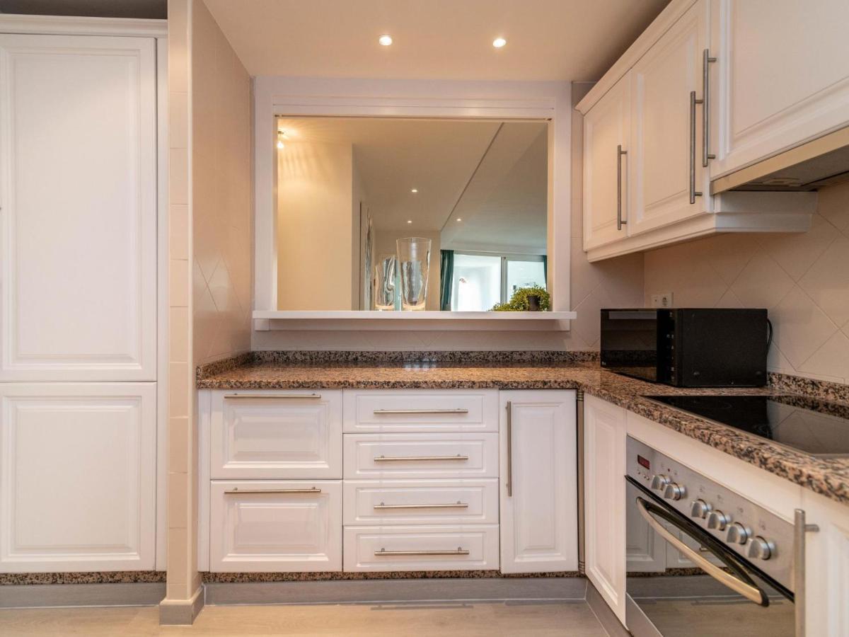 Sophisticated Flat Next To Luxurious Puerto Banús Marbella